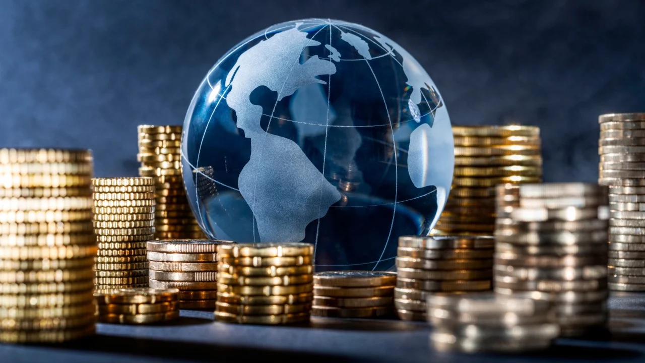 Asia’s Wealthy Investors Embrace Crypto Amid Record Gains and Clearer Regulations Share quote to twitter-icon Asia’s wealthiest investors are piling into crypto at record pace, capitalizing on explosive gains, regulatory clarity and rising institutional appetite while global counterparts lag behind.