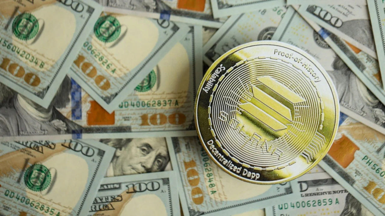 Galaxy, Multicoin, Jump Crypto Plan $1 Billion Solana Treasury Share quote to twitter-icon Galaxy Digital, Multicoin Capital, and Jump Crypto are reportedly working to raise $1 billion for a dedicated solana treasury. The plan would create the largest structured reserve of solana to date, signaling deep institutional confidence in the blockchain.