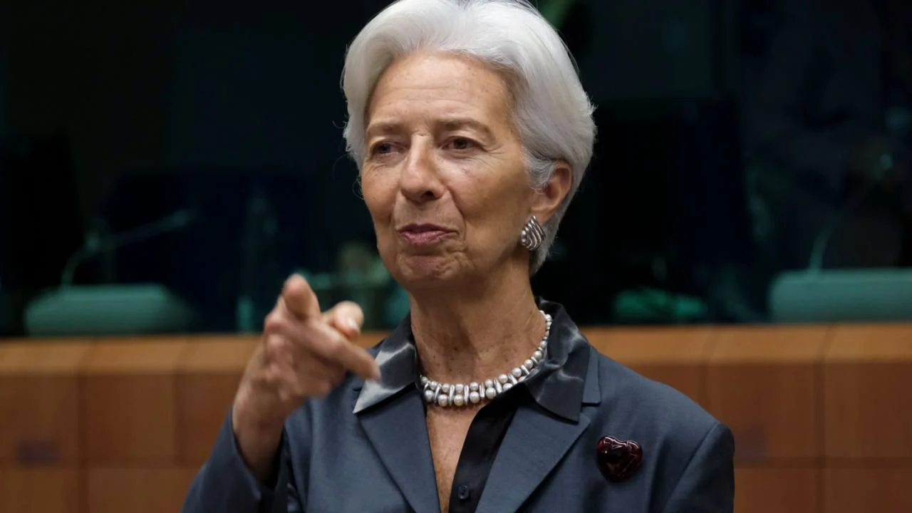 ECB President Christine Lagarde Calls for Toughening Stablecoin Regulatory Compliance Share quote to twitter-icon Lagarde stressed that stablecoins should comply with EU-equivalent regulations in other jurisdictions to operate in the region. She also called for establishing assurances to avoid the transfer of EU funds abroad in the case of runs on these assets.