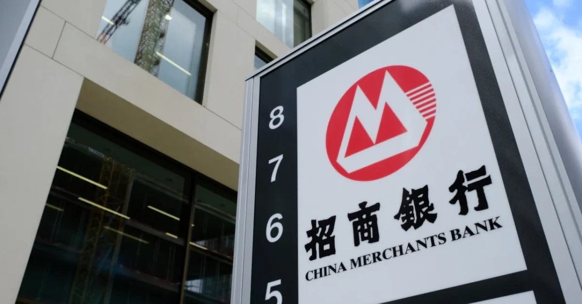 This approval enables CMBI to legally offer cryptocurrency trading, custodial support, and digital asset advisory services within Hong Kong’s tightly regulated framework. Authorities reaffirmed their commitment to becoming a global crypto hub, with a stablecoin issuer licensing regime set to begin Aug. 1. Industry figures highlight that the move reflects Hong Kong’s balancing act between regulatory innovation and China’s crypto restrictions. Officials also confirmed plans to expand the use of tokenized assets across traditional finance.